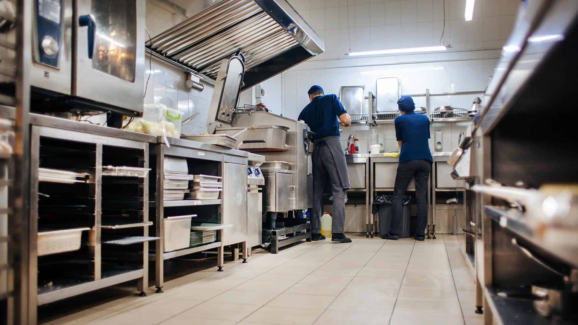 Котломойщик. Котломойщик в Москве. Котломойщик в столовую. Restaurant Kitchen Cleaning.